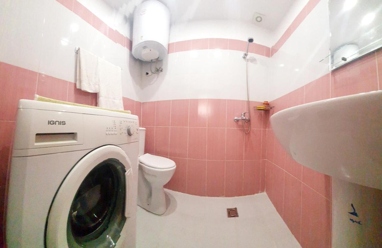 טיראנה A Cheerful Villa With Free Parking Space מראה חיצוני תמונה